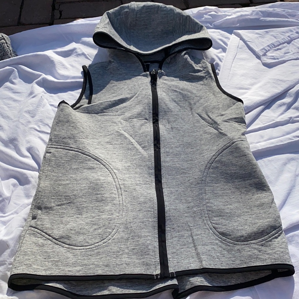 lululemon reversible vest